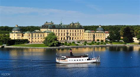 boat to drottningholm palace